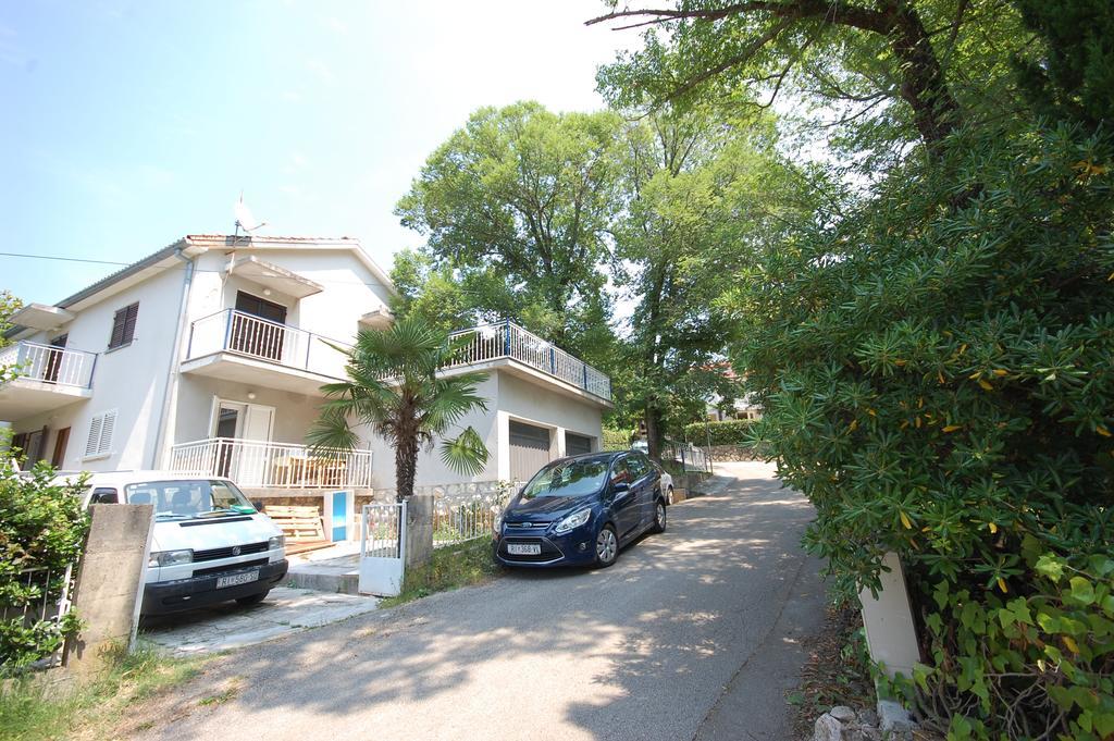 Apartment Mladan By El-Pi Tours Njivice Extérieur photo